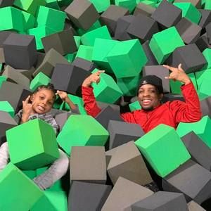 Meet your Posher, Deonte